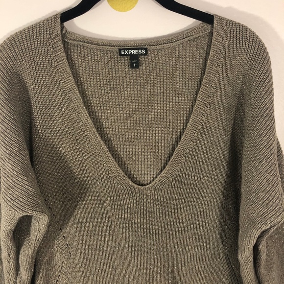 Express Sweaters - Express Brown V-Neck 3/4 Sleeve Knit Sweater